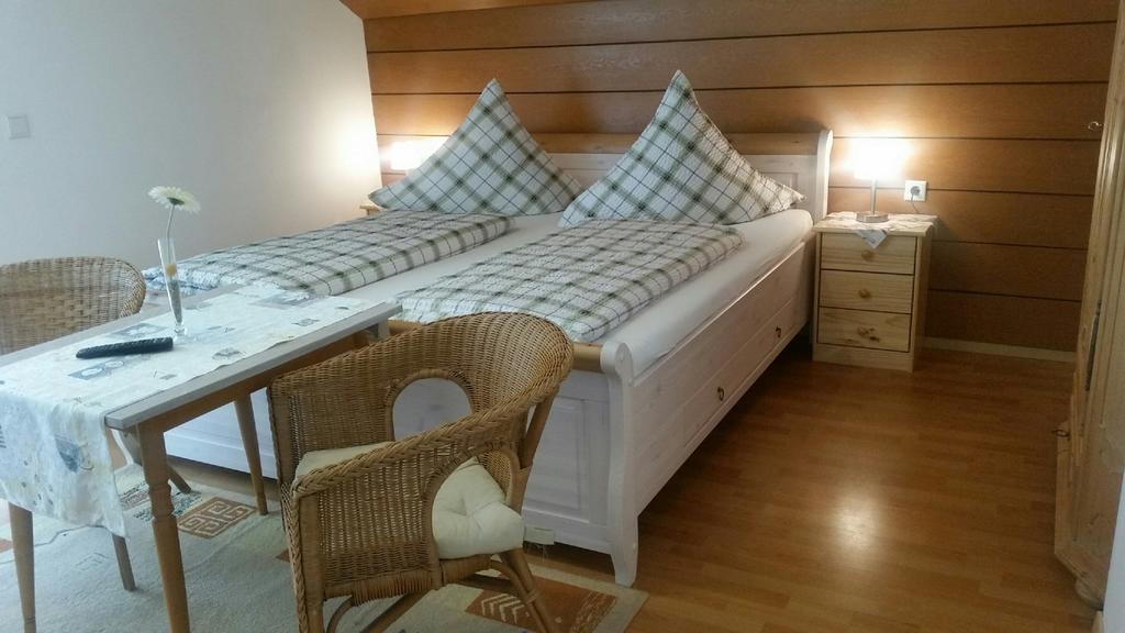 Hotel-Pension Haus Hubertus Weigendorf Room photo