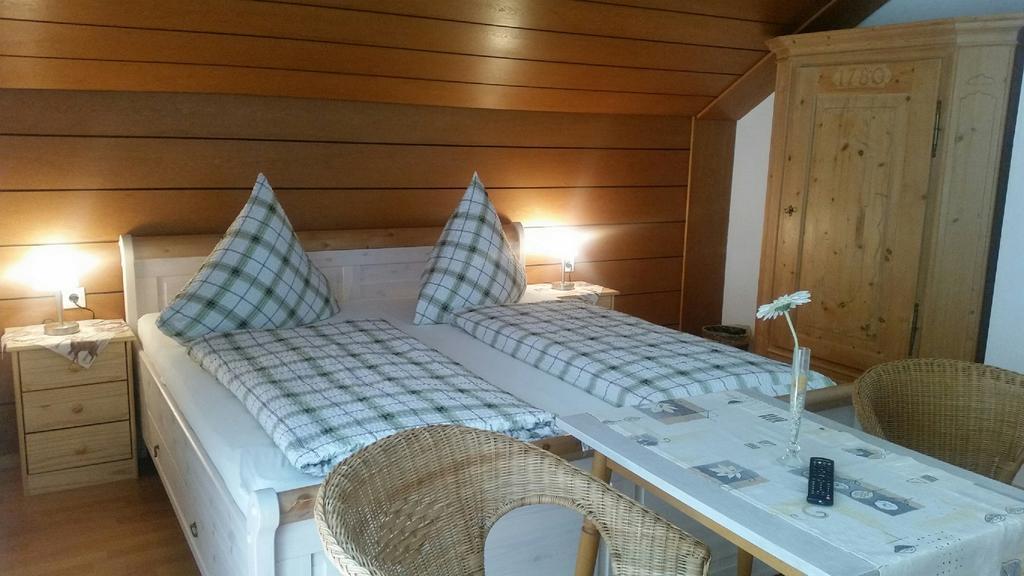 Hotel-Pension Haus Hubertus Weigendorf Room photo