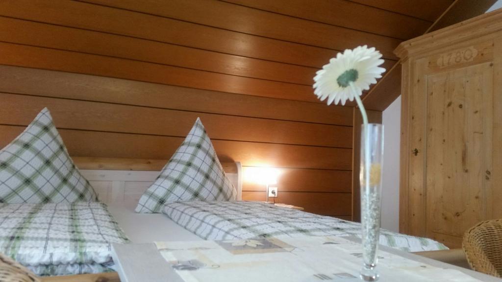 Hotel-Pension Haus Hubertus Weigendorf Room photo